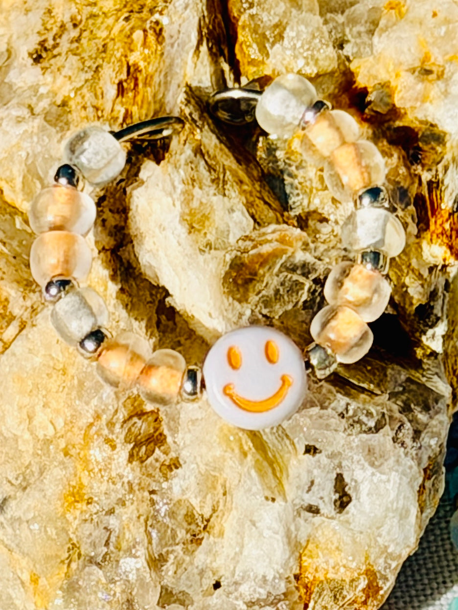Do Stuff Adjustable Glow Smiley Ring