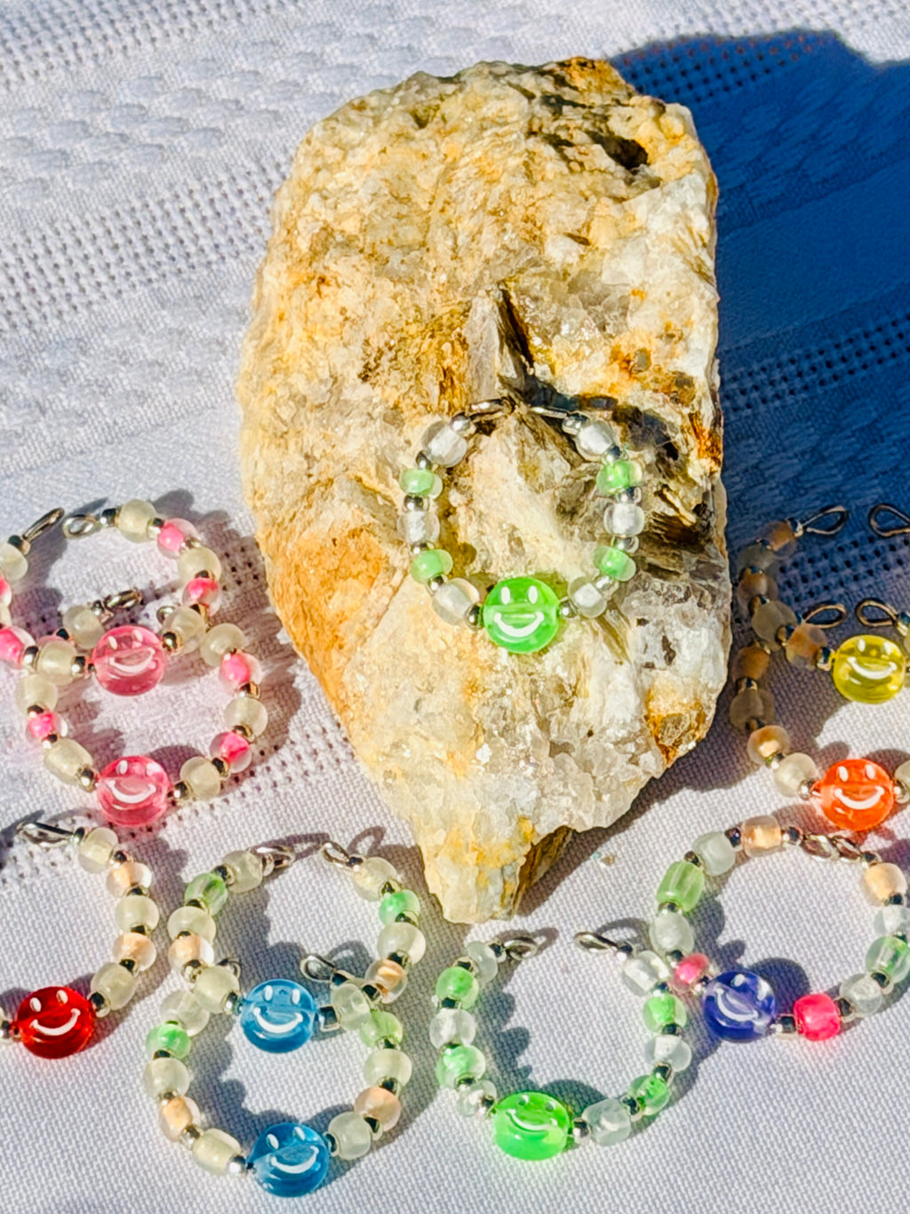 Do Stuff Adjustable Glow Smiley Ring – BOLD