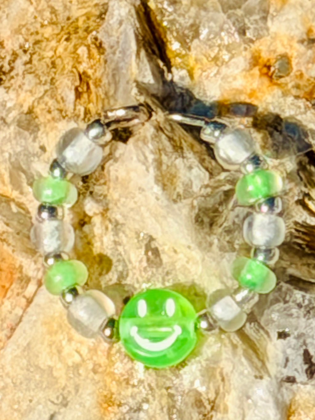 Do Stuff Adjustable Glow Smiley Ring – BOLD