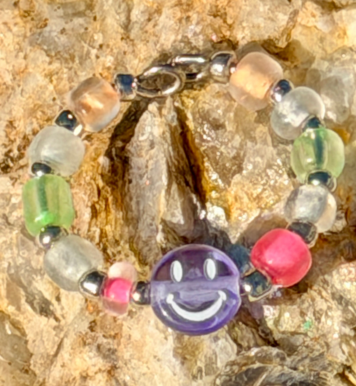 Do Stuff Adjustable Glow Smiley Ring – BOLD