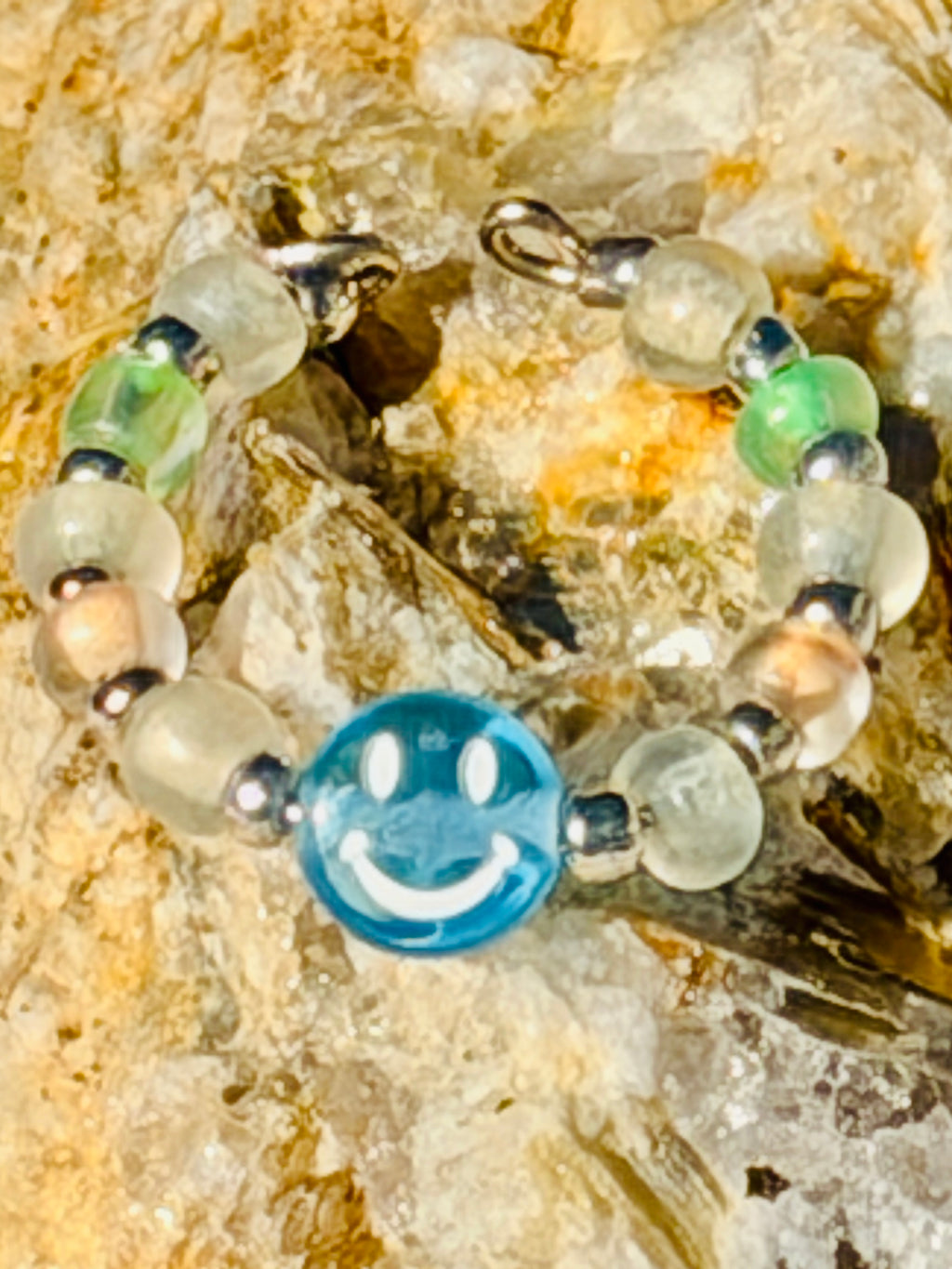 Do Stuff Adjustable Glow Smiley Ring – BOLD