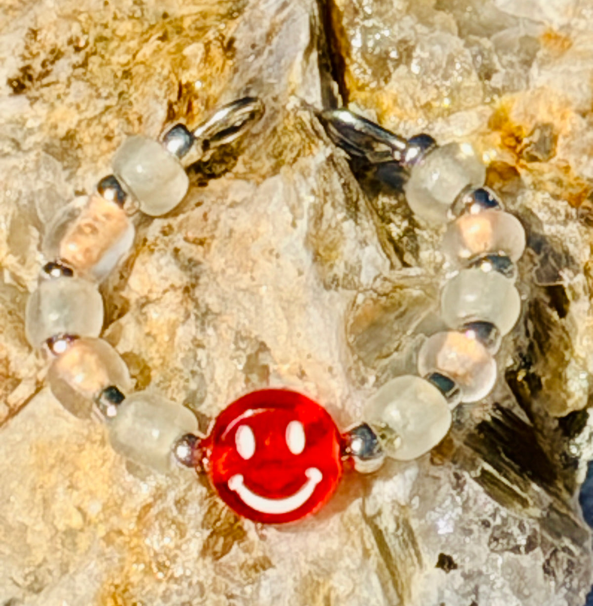Do Stuff Adjustable Glow Smiley Ring – BOLD